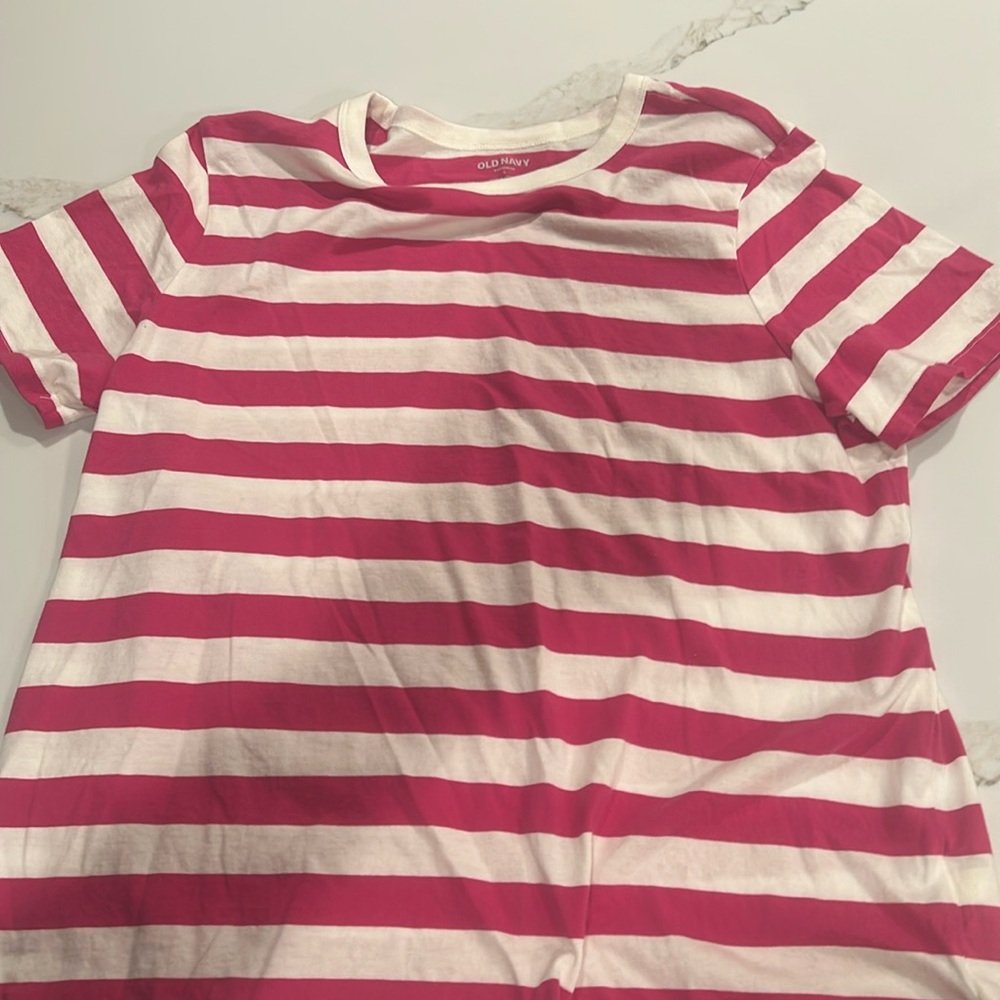 Woman’s pink and white striped t shirt by old navy large good condition used.